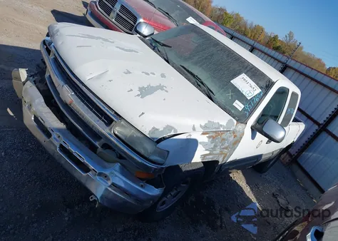 2000 Chevrolet Silverado 1500 Ls z USA, uszkodzony, nr VIN 2GCEC19TXY1239393